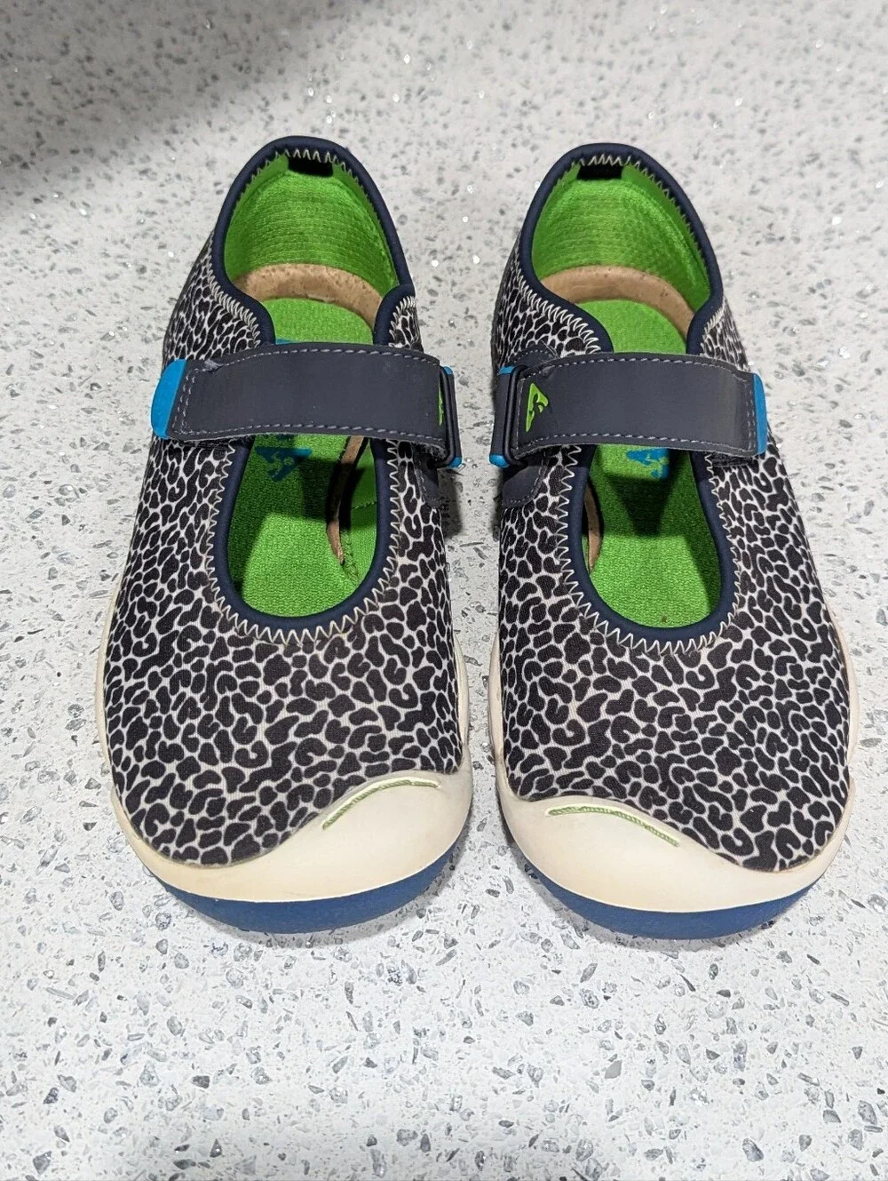 Plae Kids Chloe Mary Jane Sneaker Adjustable Strap Gray Leopard Print Girls Sz 1